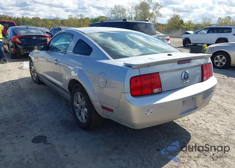 2007 Ford Mustang z USA, uszkodzony, nr VIN 1ZVFT80N575312871